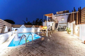 Lovely renovated villa with pool, up to 8 persons